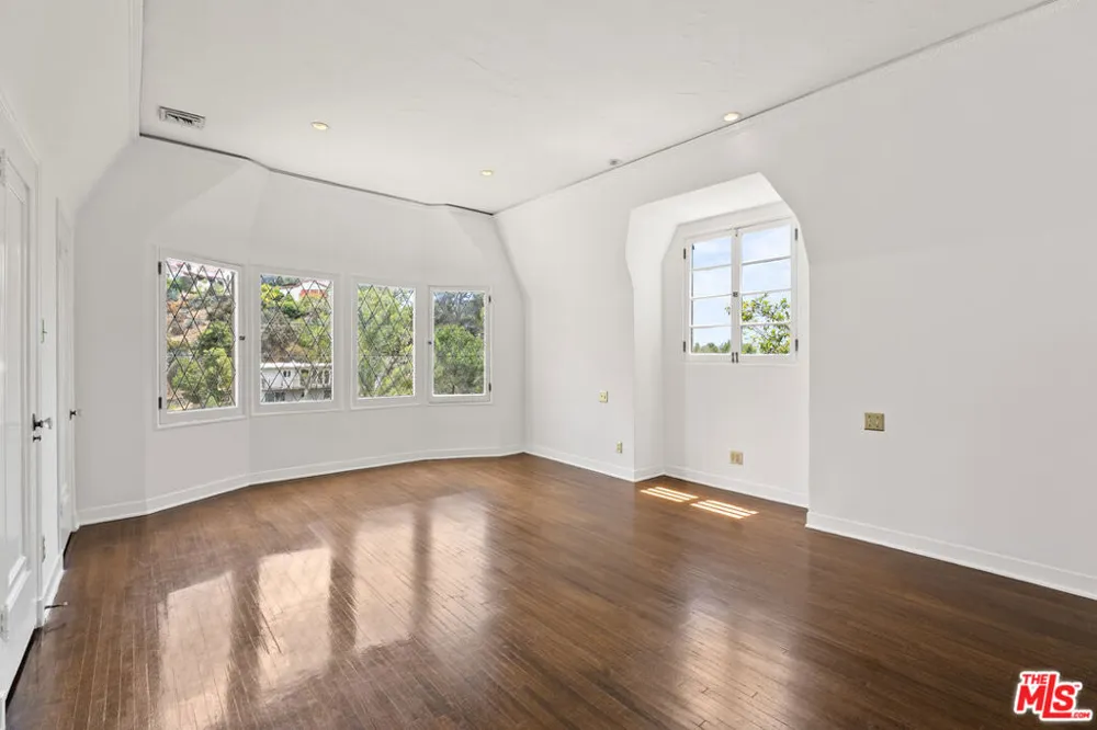 6311 Heather Drive Los Angeles, CA 90068