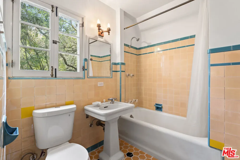 6311 Heather Drive Los Angeles, CA 90068