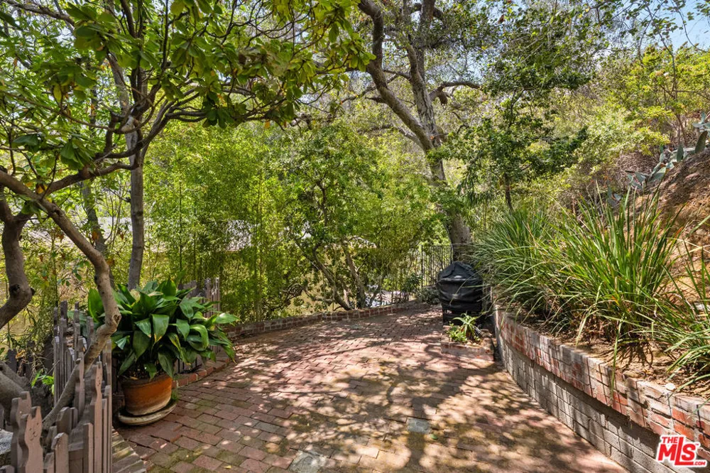 6311 Heather Drive Los Angeles, CA 90068