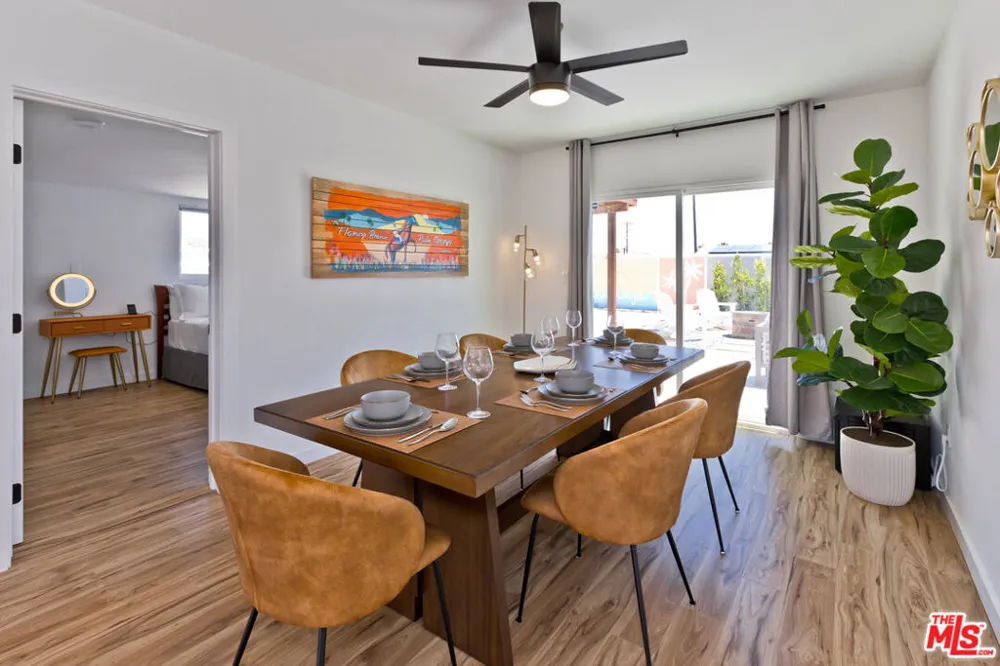 375 W Sunview Avenue Palm Springs, CA 92262