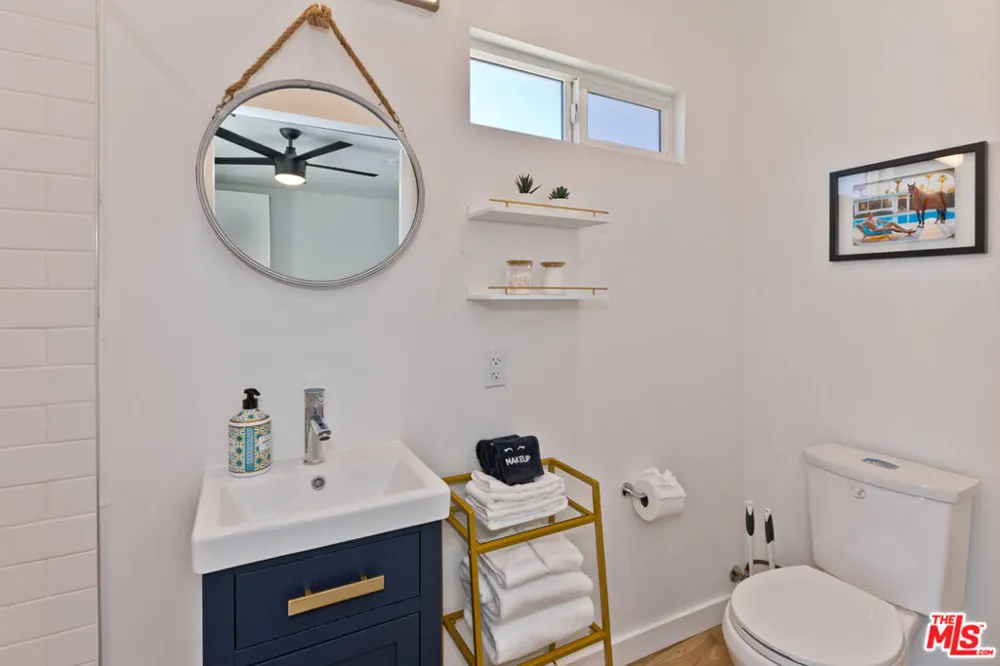 375 W Sunview Avenue Palm Springs, CA 92262