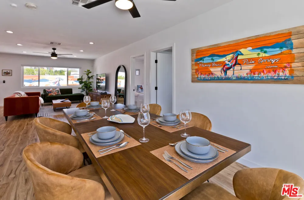 375 W Sunview Avenue Palm Springs, CA 92262
