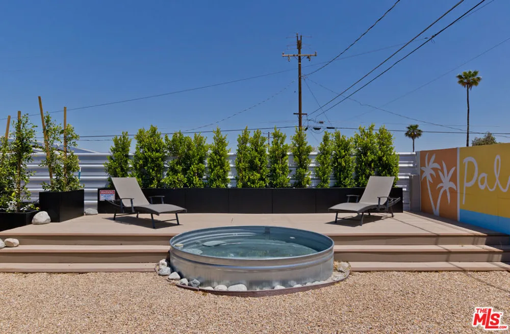 375 W Sunview Avenue Palm Springs, CA 92262