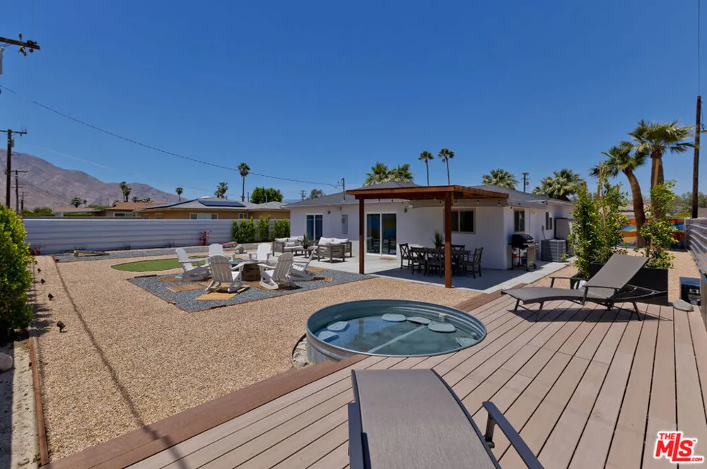 375 W Sunview Avenue Palm Springs, CA 92262