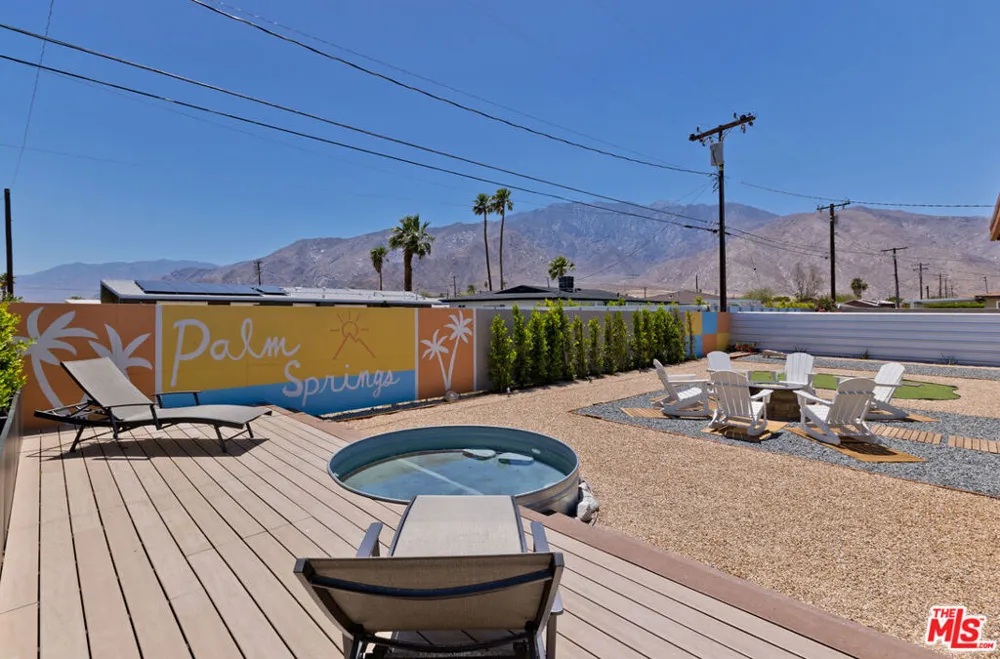 375 W Sunview Avenue Palm Springs, CA 92262