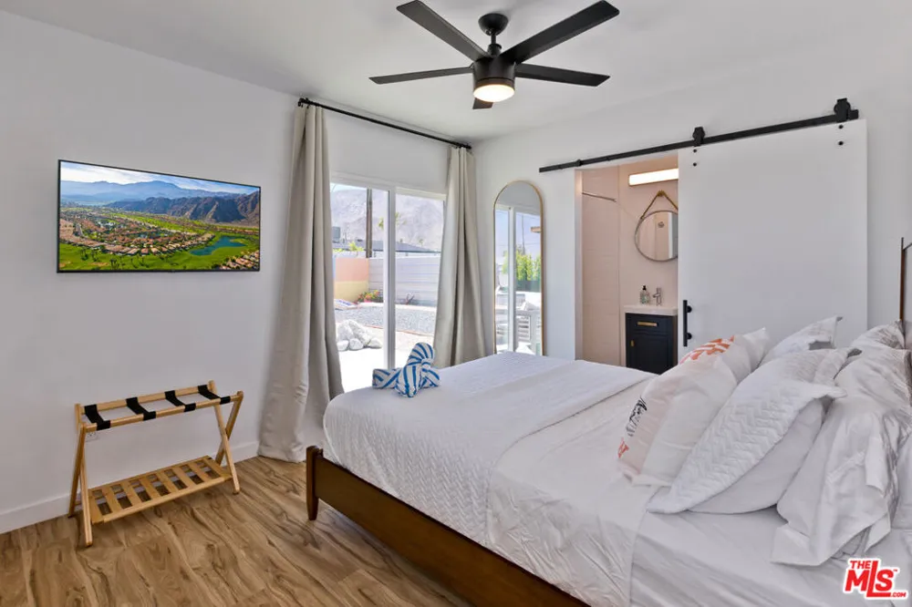 375 W Sunview Avenue Palm Springs, CA 92262