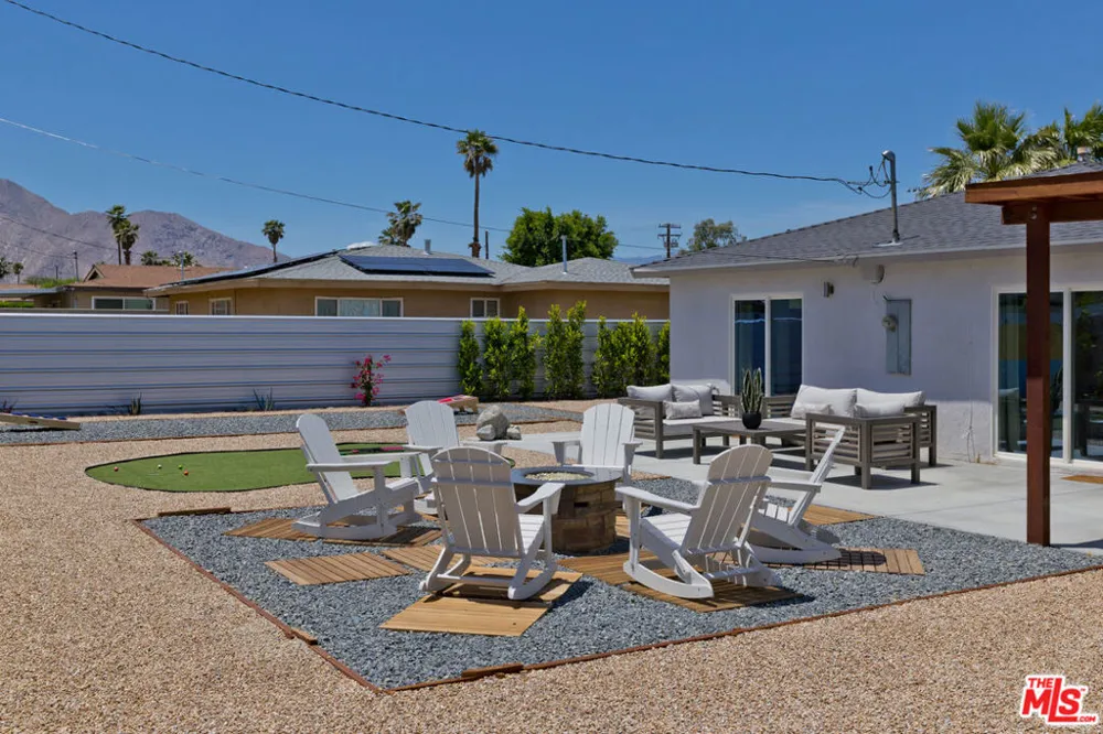 375 W Sunview Avenue Palm Springs, CA 92262