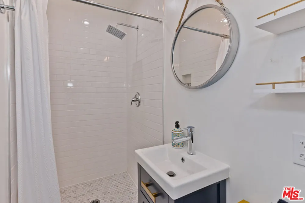 375 W Sunview Avenue Palm Springs, CA 92262
