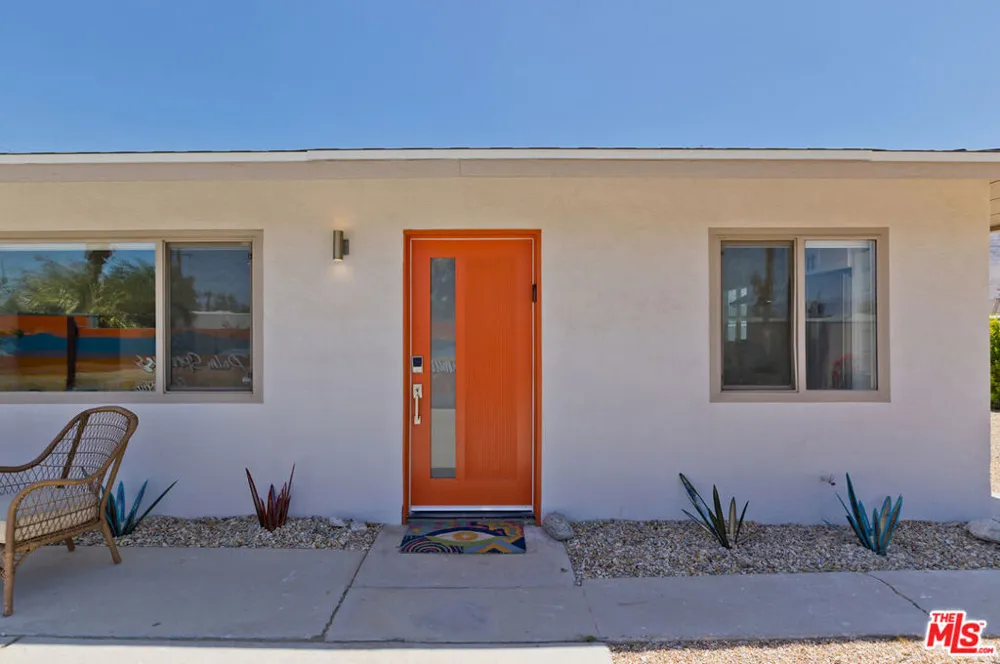 375 W Sunview Avenue Palm Springs, CA 92262