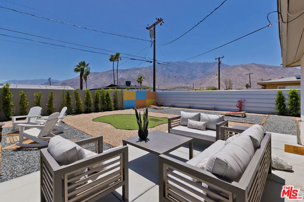 375 W Sunview Avenue Palm Springs, CA 92262