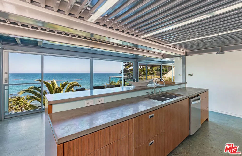 6525 Point Lechuza Drive Malibu, CA 90265