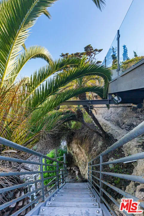 6525 Point Lechuza Drive Malibu, CA 90265