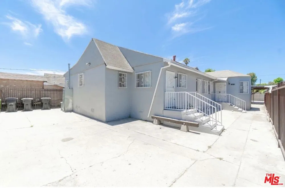 12015 S Willowbrook Avenue Compton, CA 90222