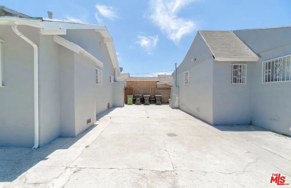 12015 S Willowbrook Avenue Compton, CA 90222