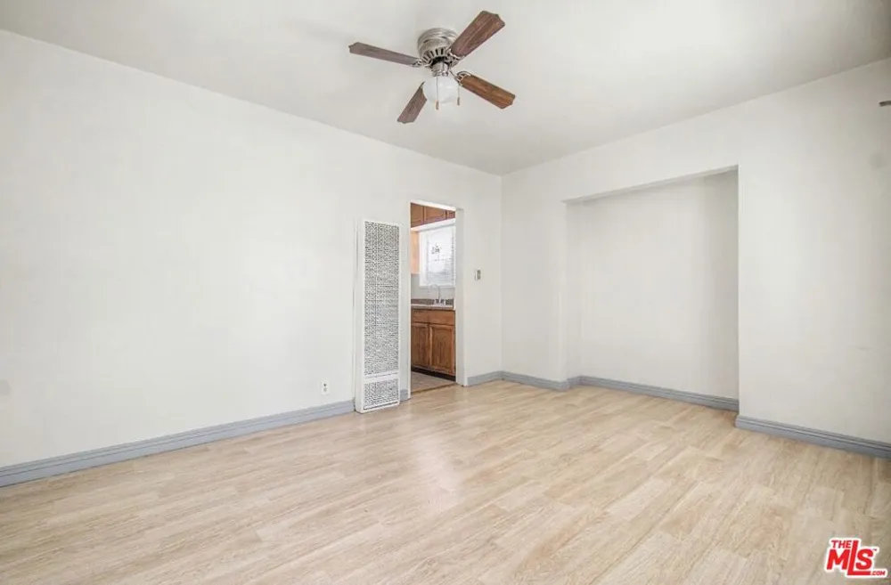 12015 S Willowbrook Avenue Compton, CA 90222