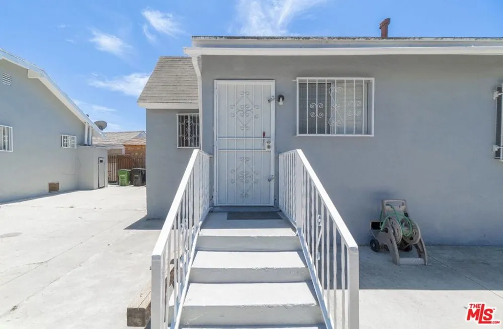 12015 S Willowbrook Avenue Compton, CA 90222