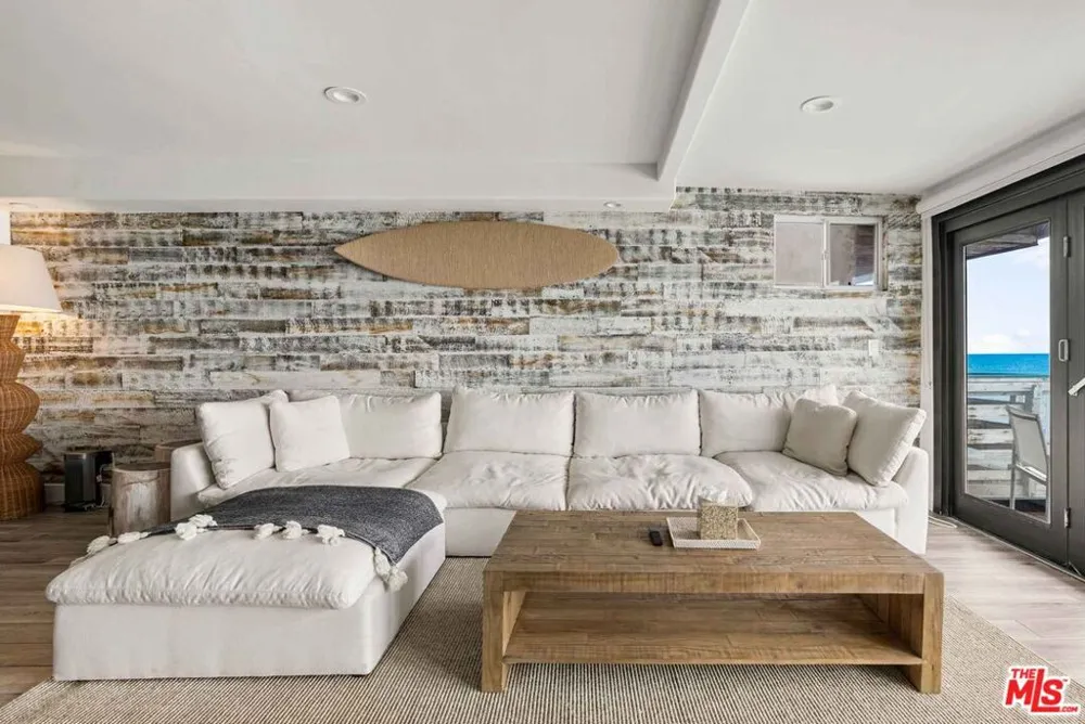 20460 Pacific Coast #2 Malibu, CA 90265