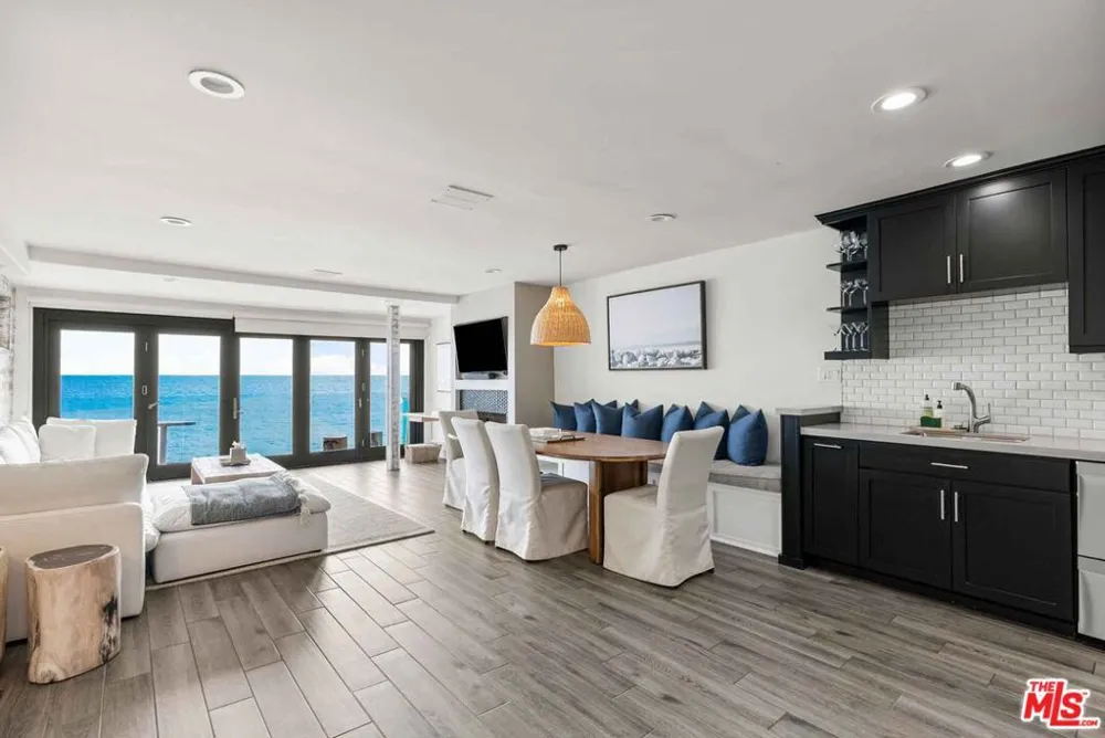 20460 Pacific Coast #2 Malibu, CA 90265