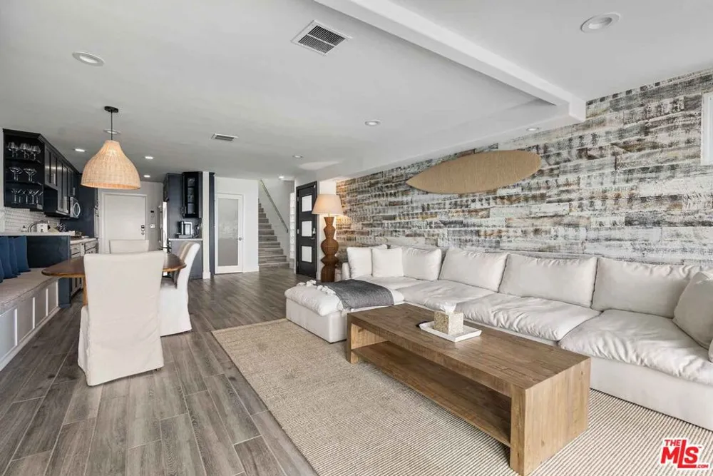20460 Pacific Coast #2 Malibu, CA 90265
