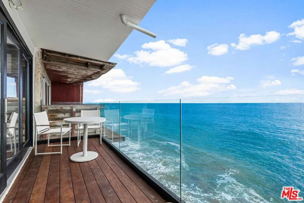 20460 Pacific Coast #2 Malibu, CA 90265