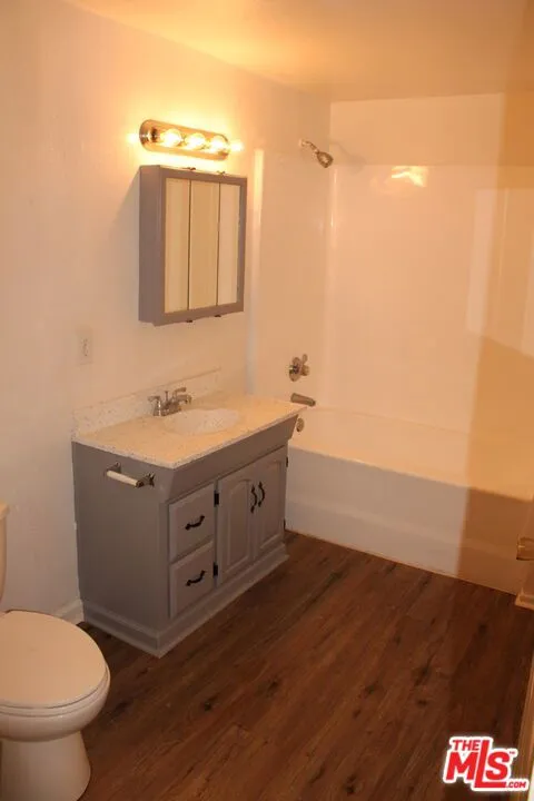 12100 Birch Avenue #22 Hawthorne, CA 90250