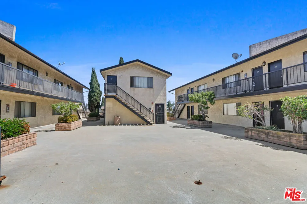 12100 Birch Avenue #22 Hawthorne, CA 90250
