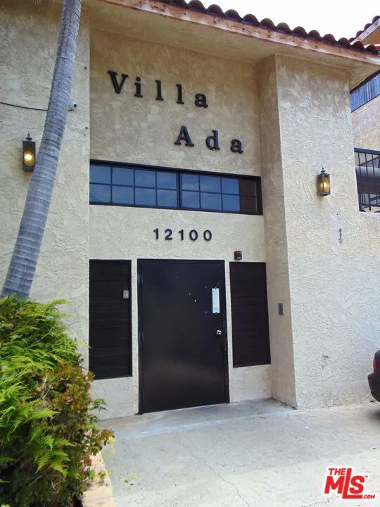 12100 Birch Avenue #22 Hawthorne, CA 90250