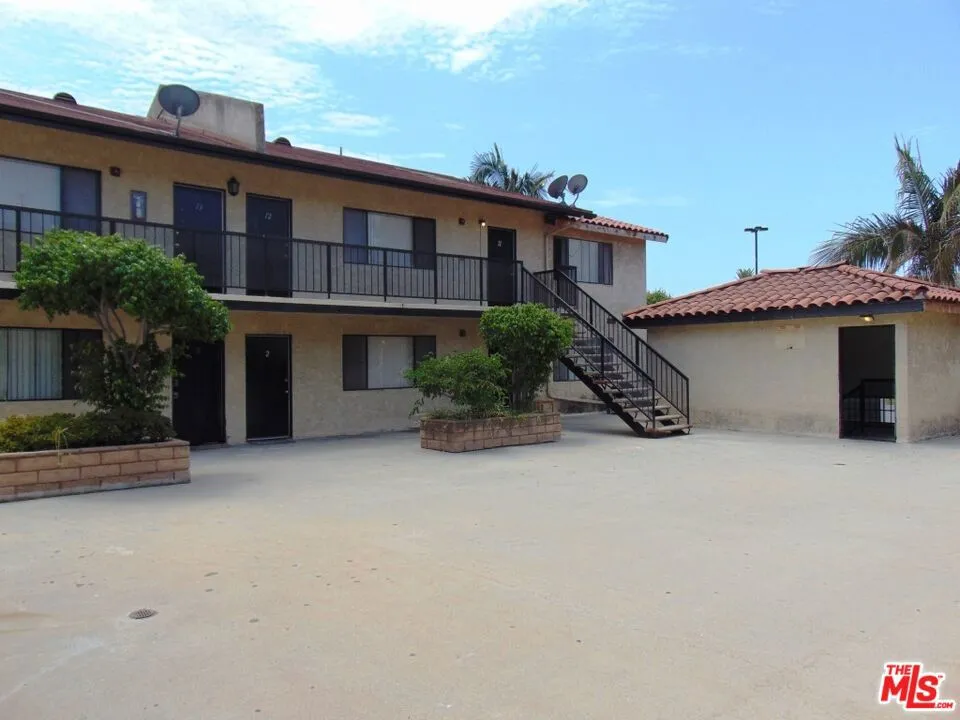 12100 Birch Avenue #22 Hawthorne, CA 90250