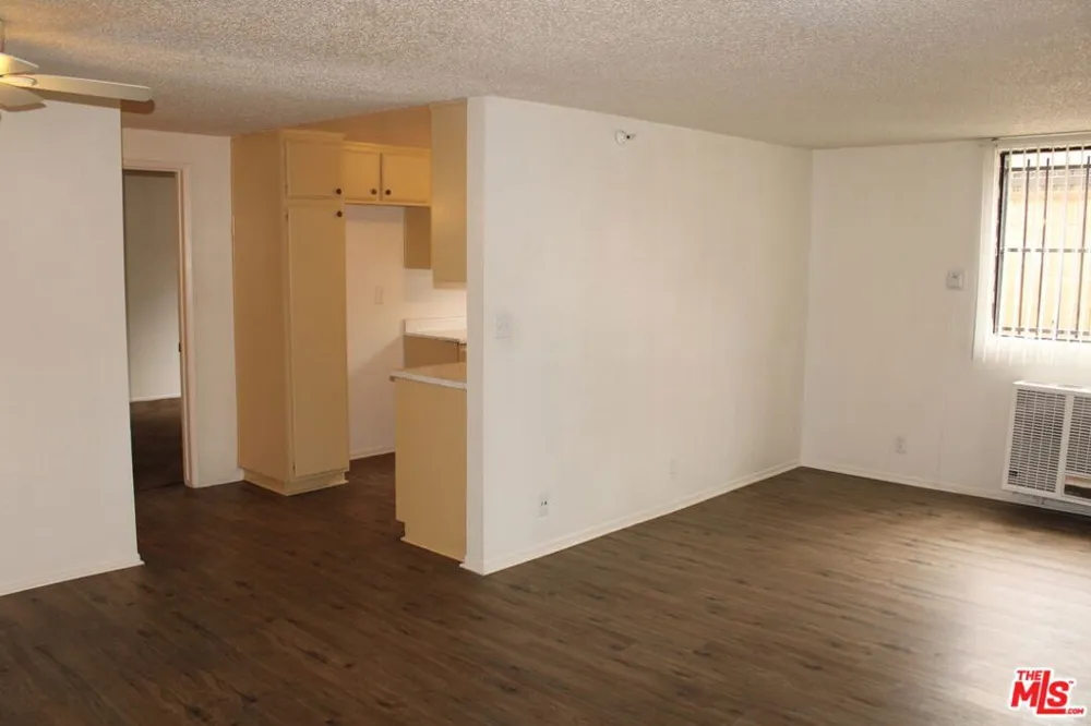 12100 Birch Avenue #22 Hawthorne, CA 90250