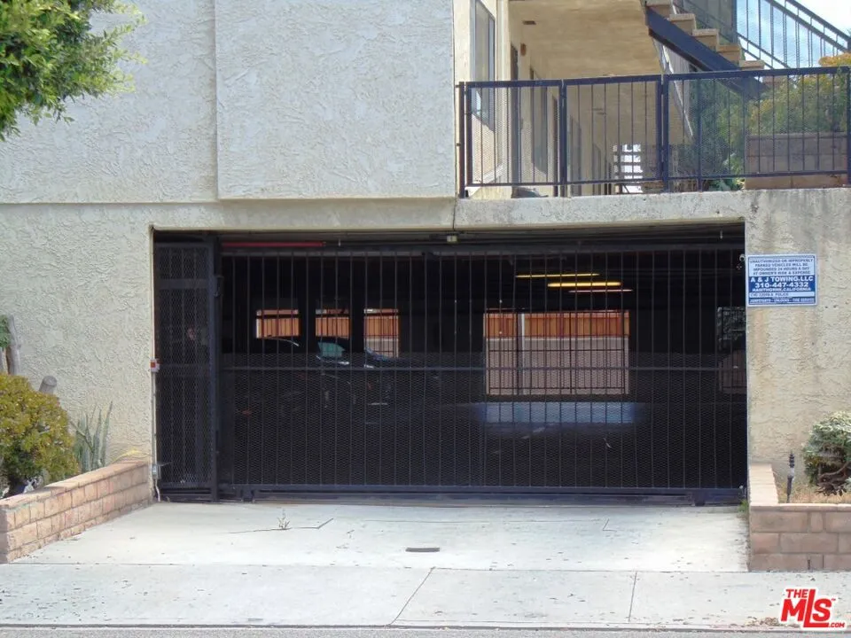 12100 Birch Avenue #22 Hawthorne, CA 90250