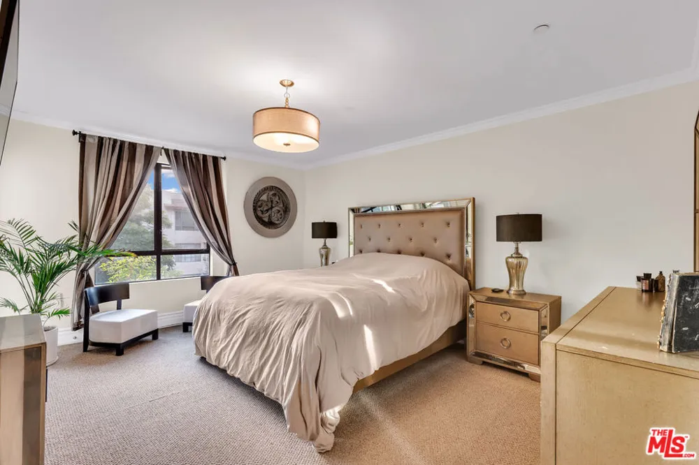 1530 Camden Avenue #304 Los Angeles, CA 90025