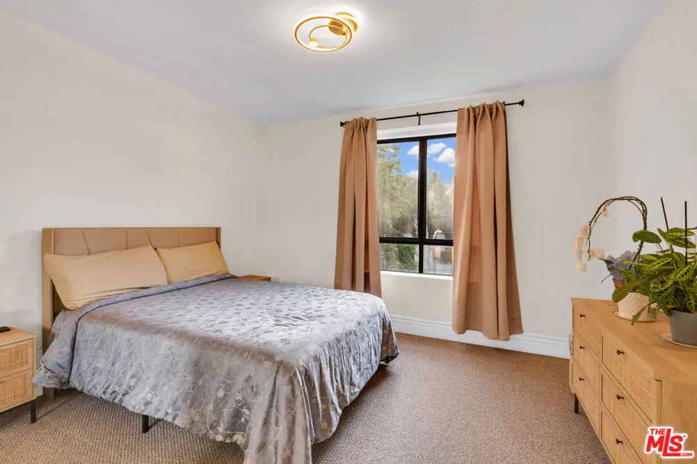 1530 Camden Avenue #304 Los Angeles, CA 90025