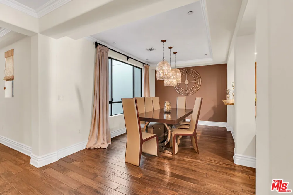 1530 Camden Avenue #304 Los Angeles, CA 90025