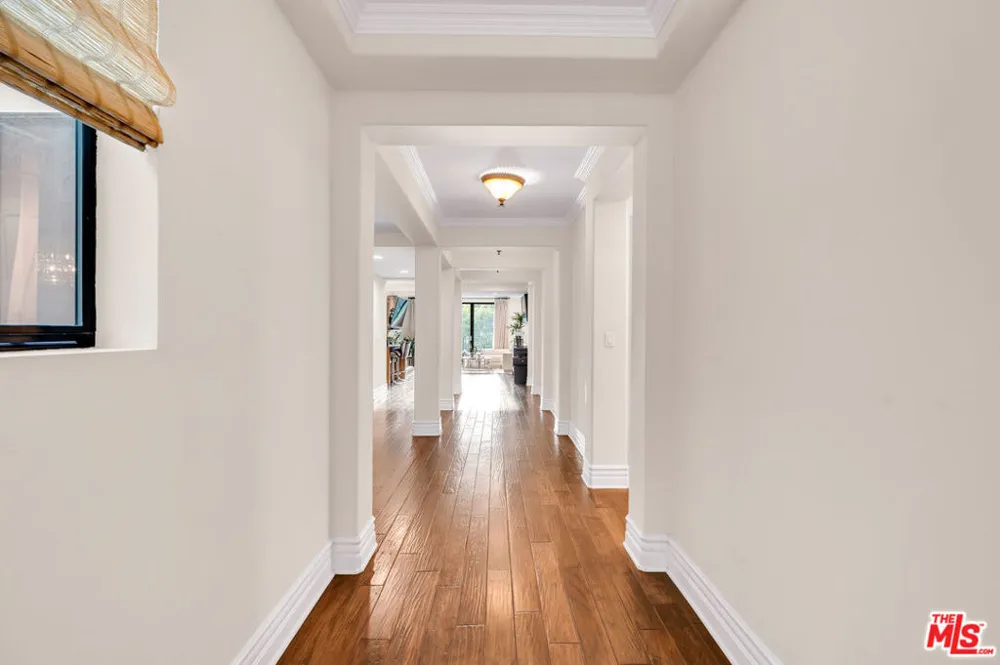 1530 Camden Avenue #304 Los Angeles, CA 90025