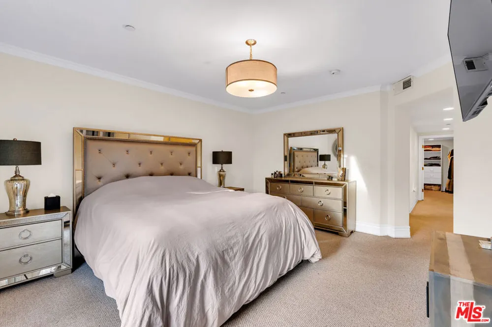 1530 Camden Avenue #304 Los Angeles, CA 90025
