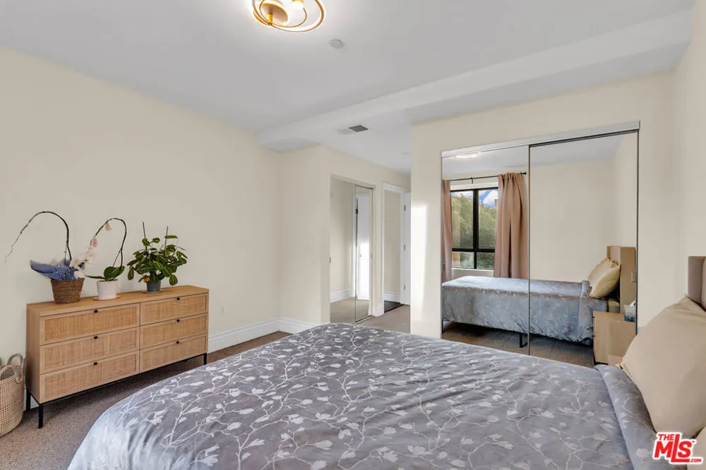 1530 Camden Avenue #304 Los Angeles, CA 90025