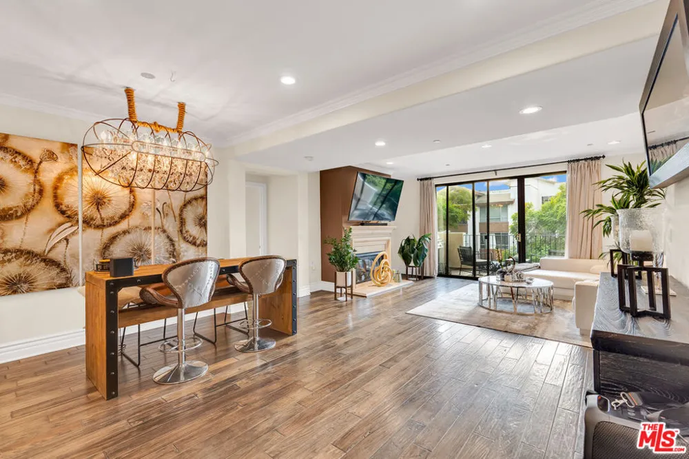 1530 Camden Avenue #304 Los Angeles, CA 90025