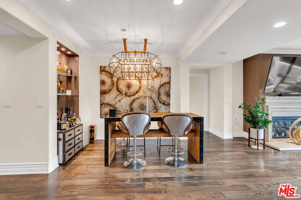 1530 Camden Avenue #304 Los Angeles, CA 90025
