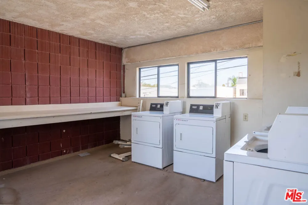 16515 S New Hampshire Avenue #17 Gardena, CA 90247