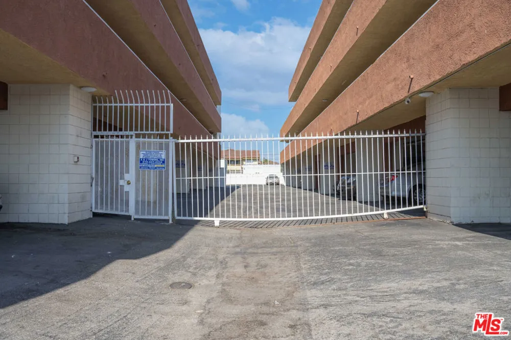16515 S New Hampshire Avenue #17 Gardena, CA 90247