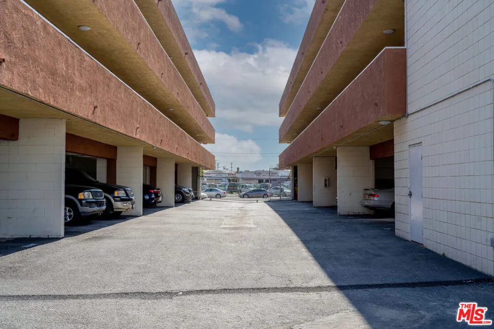 16515 S New Hampshire Avenue #17 Gardena, CA 90247