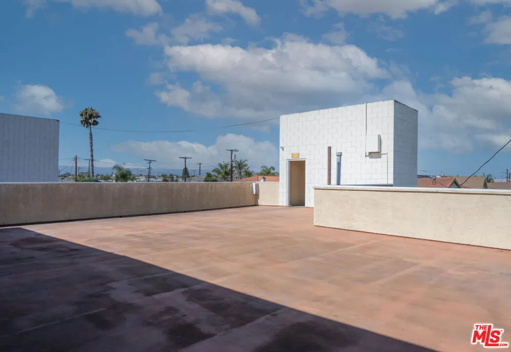 16515 S New Hampshire Avenue #17 Gardena, CA 90247