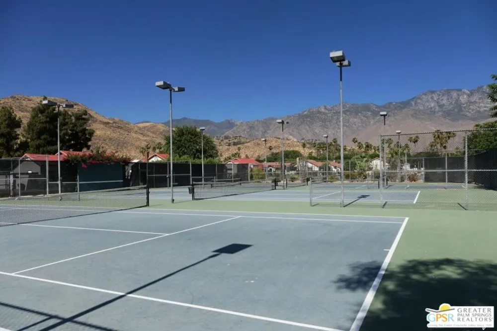 2360 W Miramonte Circle #F Palm Springs, CA 92264