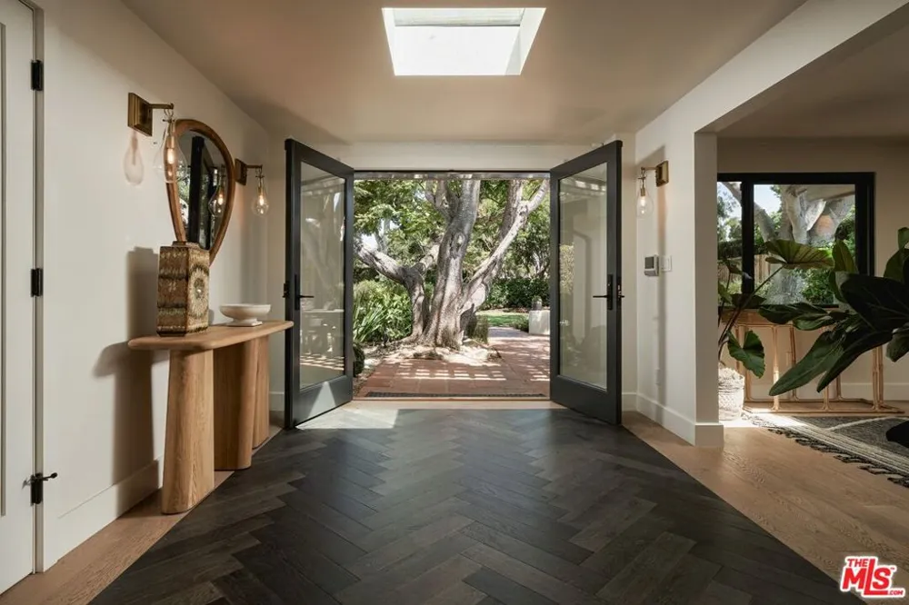 135 Pomar Lane Santa Barbara, CA 93108