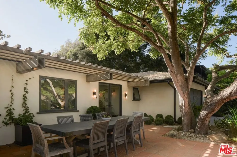 135 Pomar Lane Santa Barbara, CA 93108