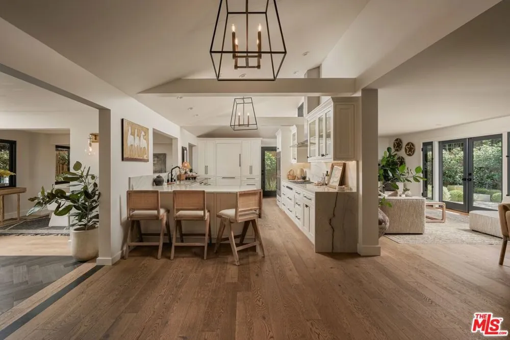 135 Pomar Lane Santa Barbara, CA 93108