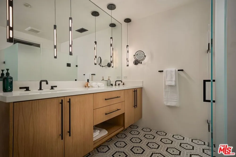135 Pomar Lane Santa Barbara, CA 93108