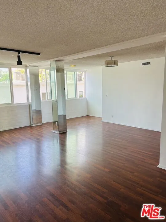 540 Kelton Avenue #402 Los Angeles, CA 90024