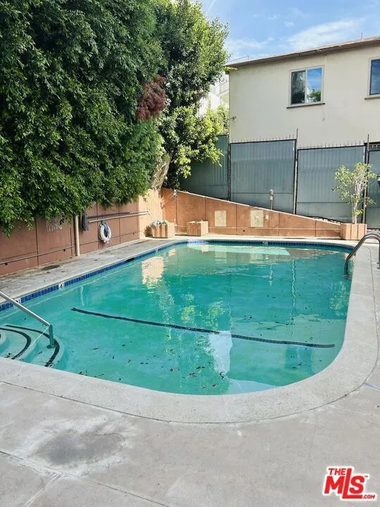 540 Kelton Avenue #402 Los Angeles, CA 90024