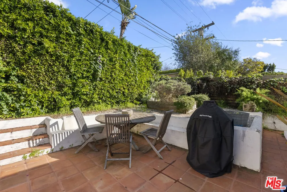 1914 Fairburn Avenue Los Angeles, CA 90025